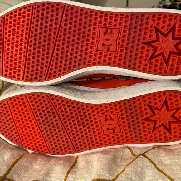 DC Crew - Picture 3 of 4